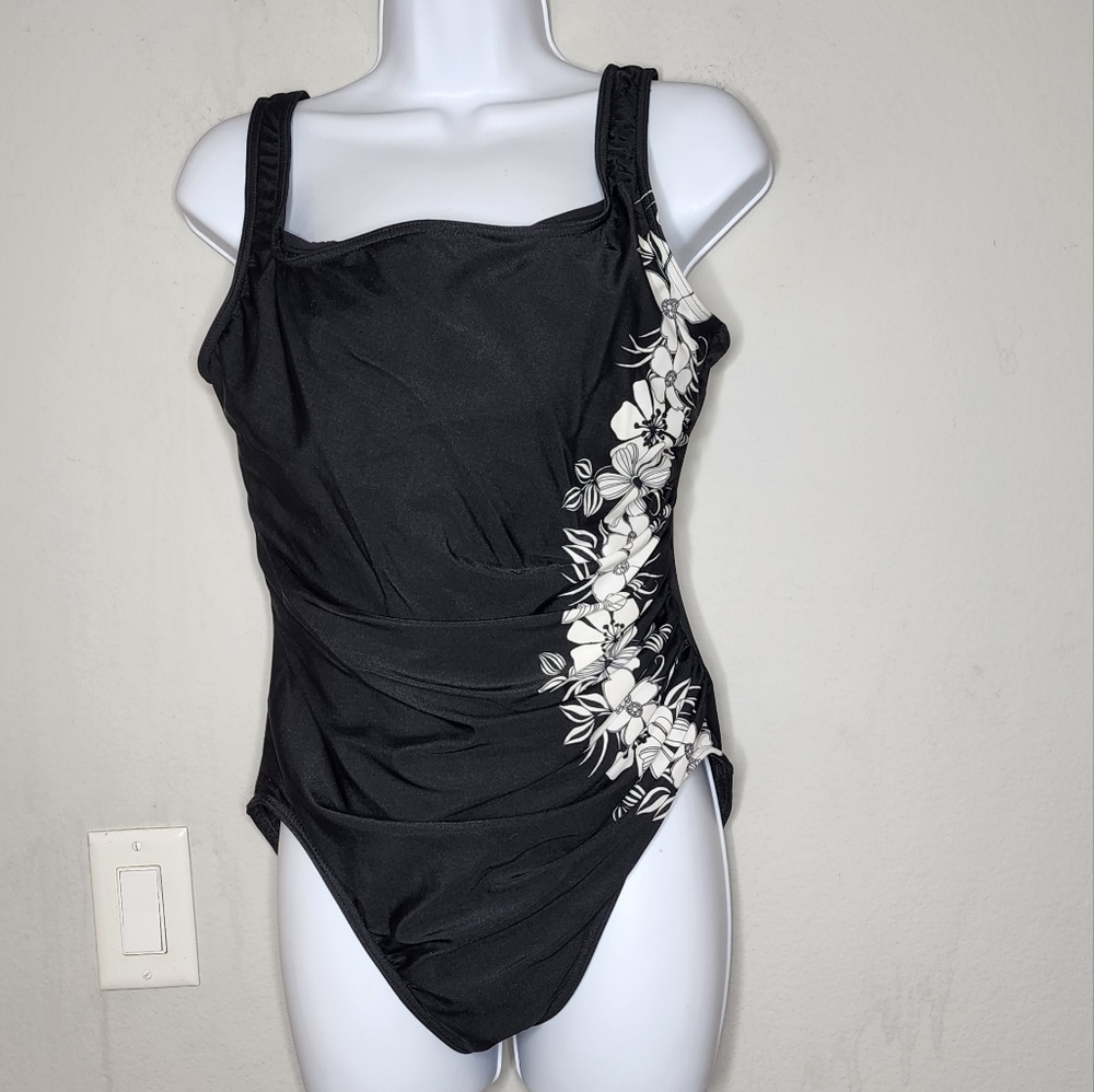 Miraclesuit Bathing Suit Black White Floral Ruched One Piece‎ Swimsuit Size 16
